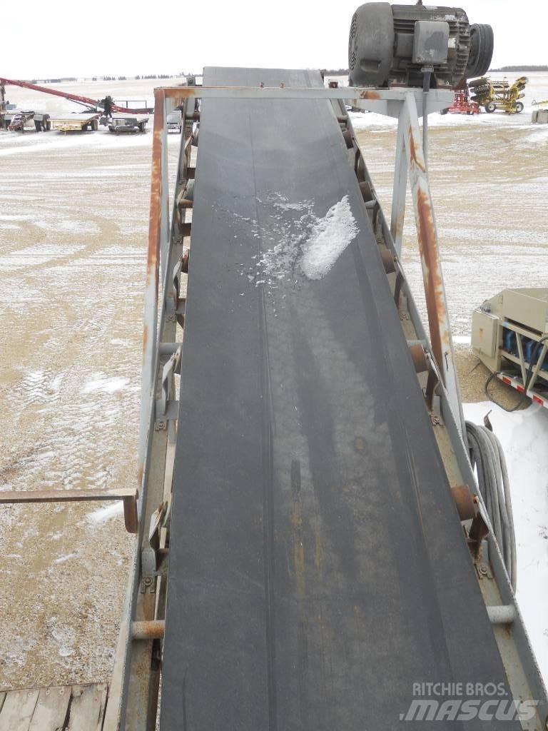 Clemro 4220 Grain Bins and Hoppers