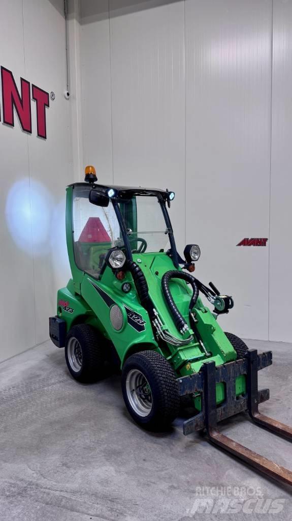 Avant 423 Skid Steer Loaders