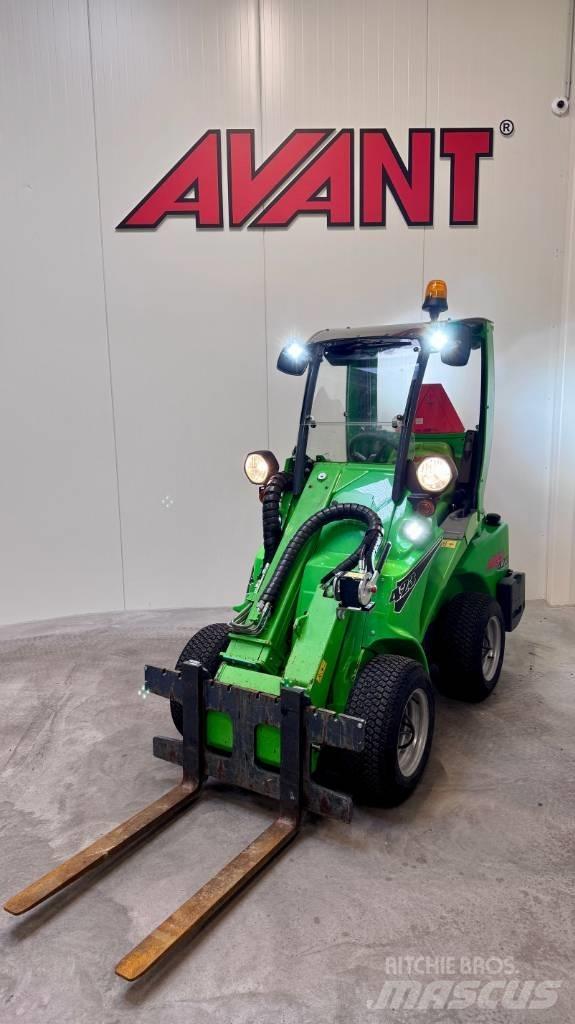 Avant 423 Skid Steer Loaders