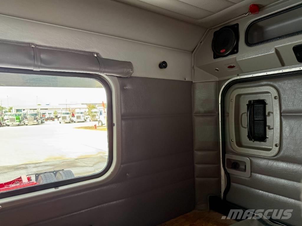 Peterbilt 379 Conventional Trucks / Tractor Trucks
