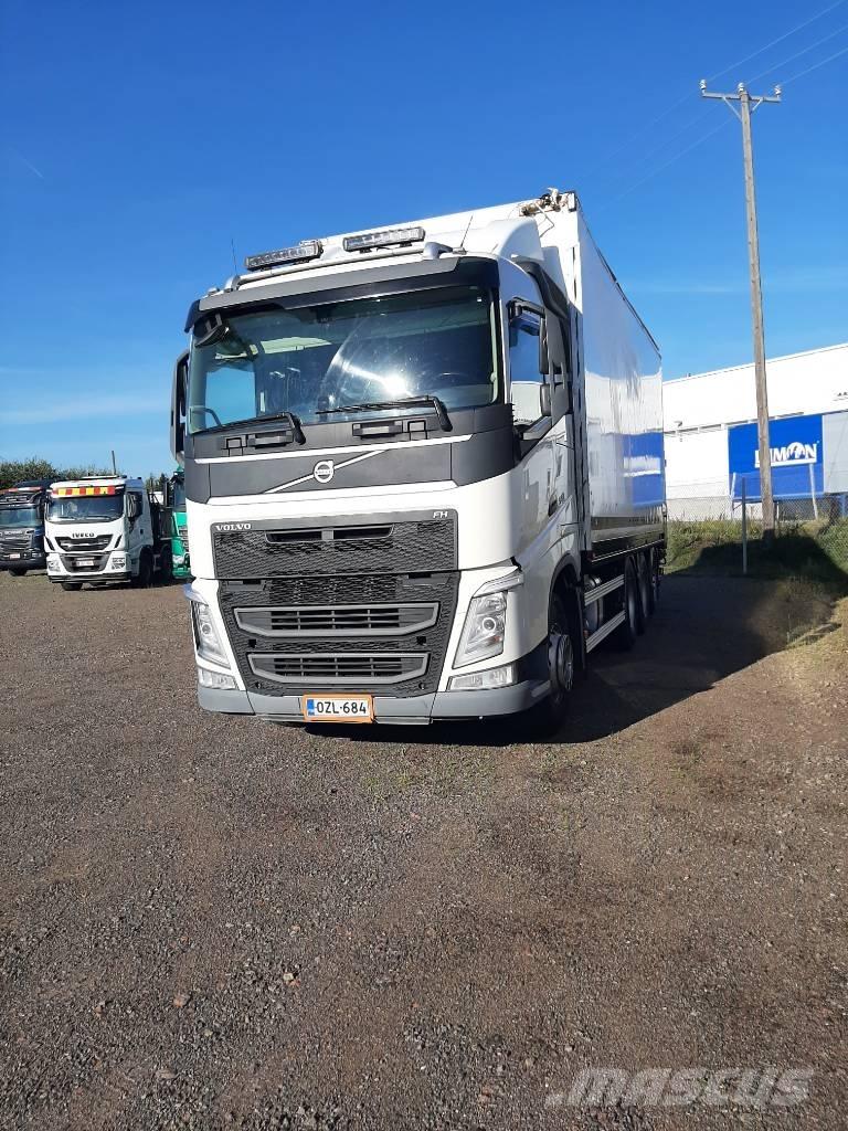 Volvo FH 13 Wood Chippers