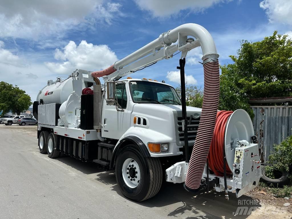 Sterling L 9500 Vacuum Trucks
