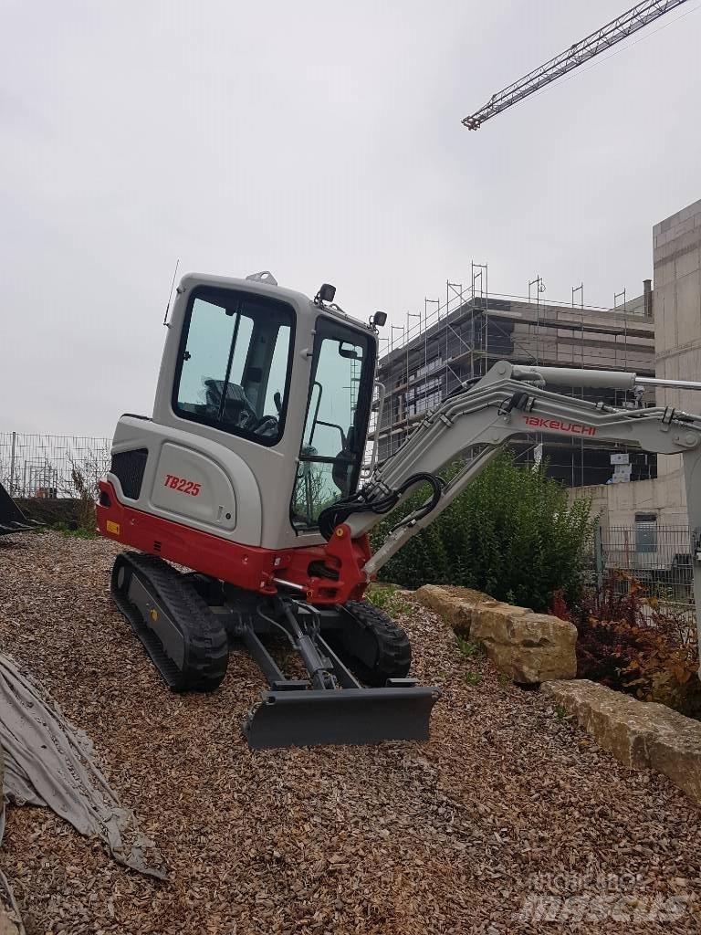 Takeuchi TB225 Mini Excavators <7t (Mini Diggers)