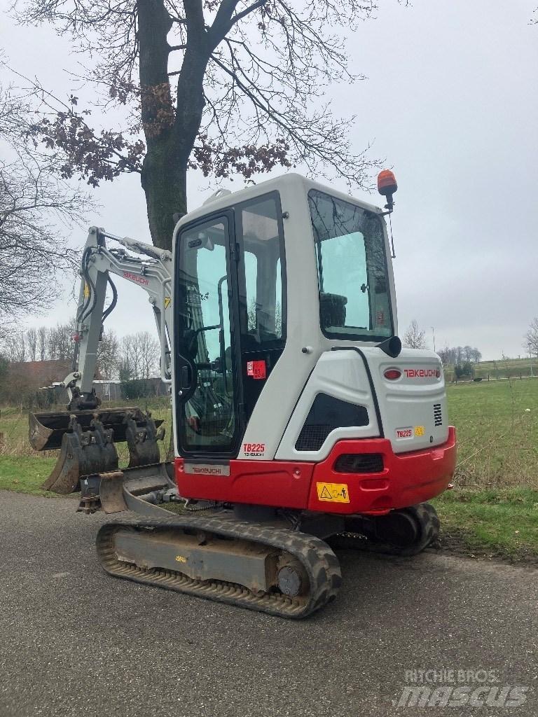 Takeuchi TB225 extra Mini Excavators <7t (Mini Diggers)