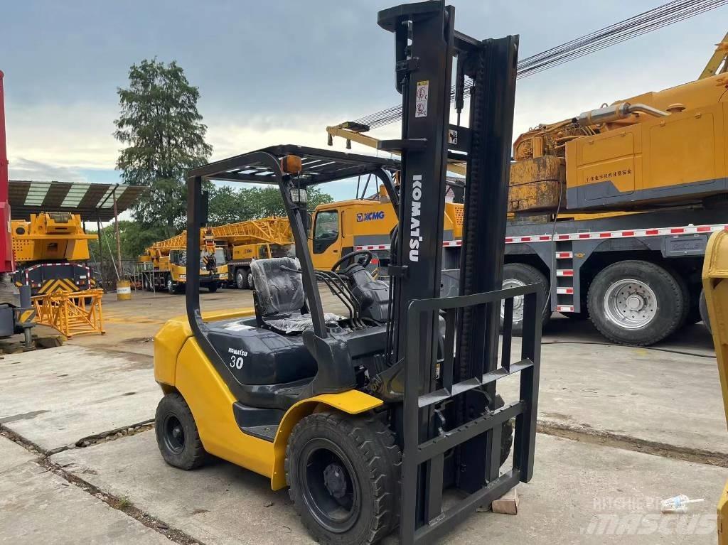 Komatsu FD 30 T-14 Diesel Forklifts