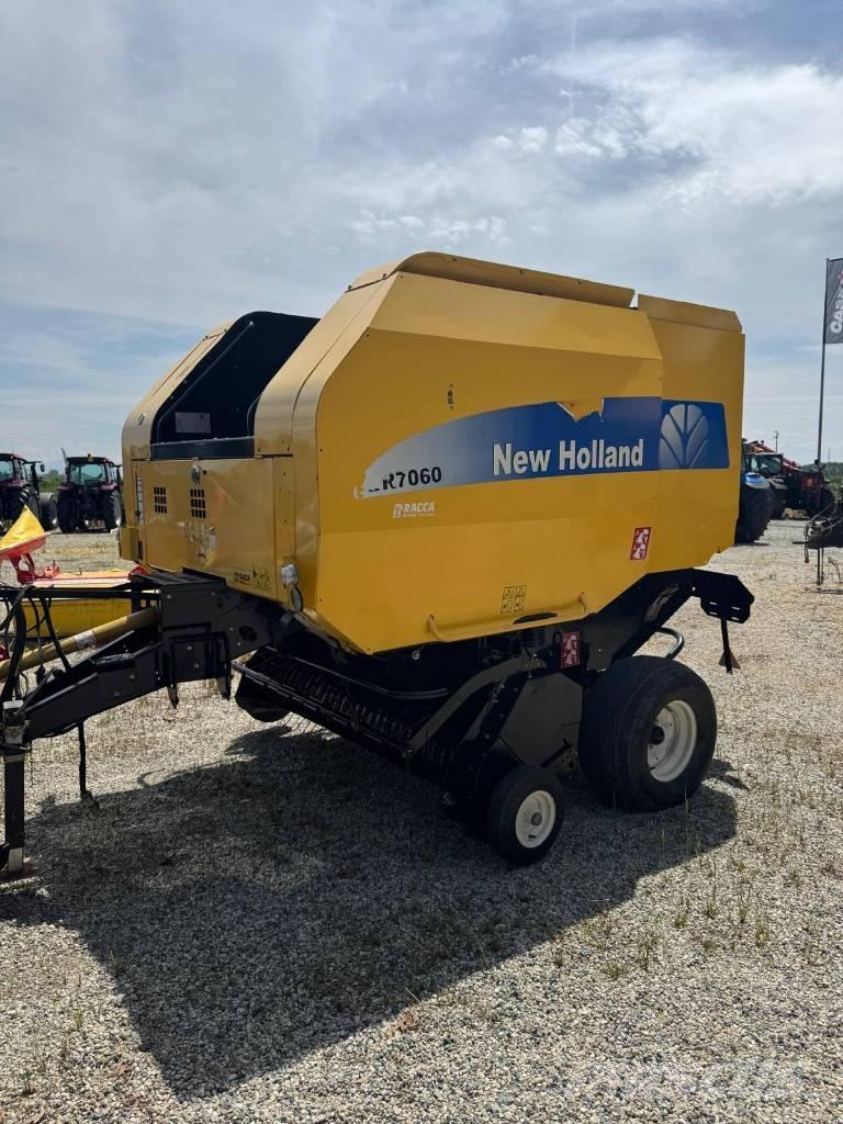 New Holland BR 7060 Round Balers