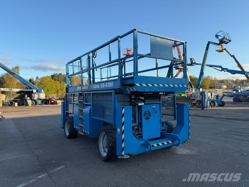 Genie GS 4390 Scissor Lifts