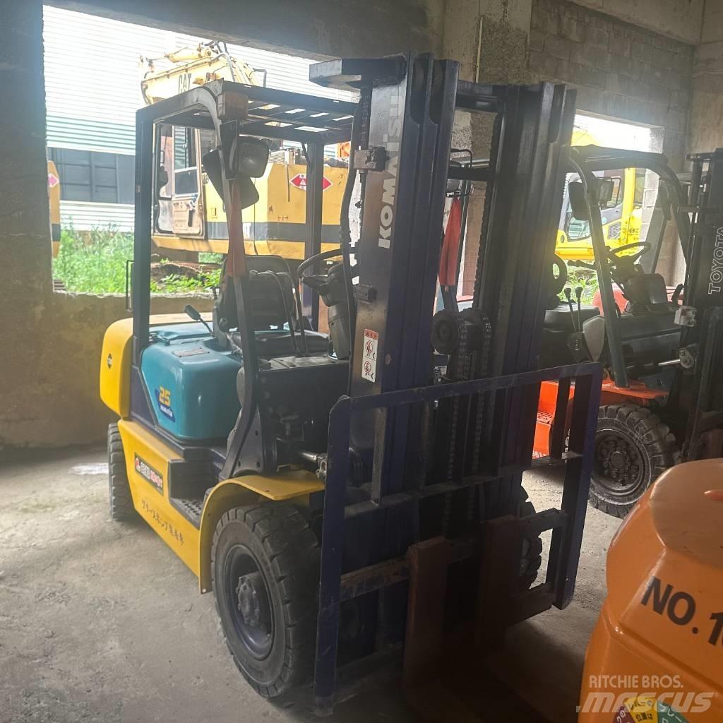 Komatsu F25T-14 Diesel Forklifts