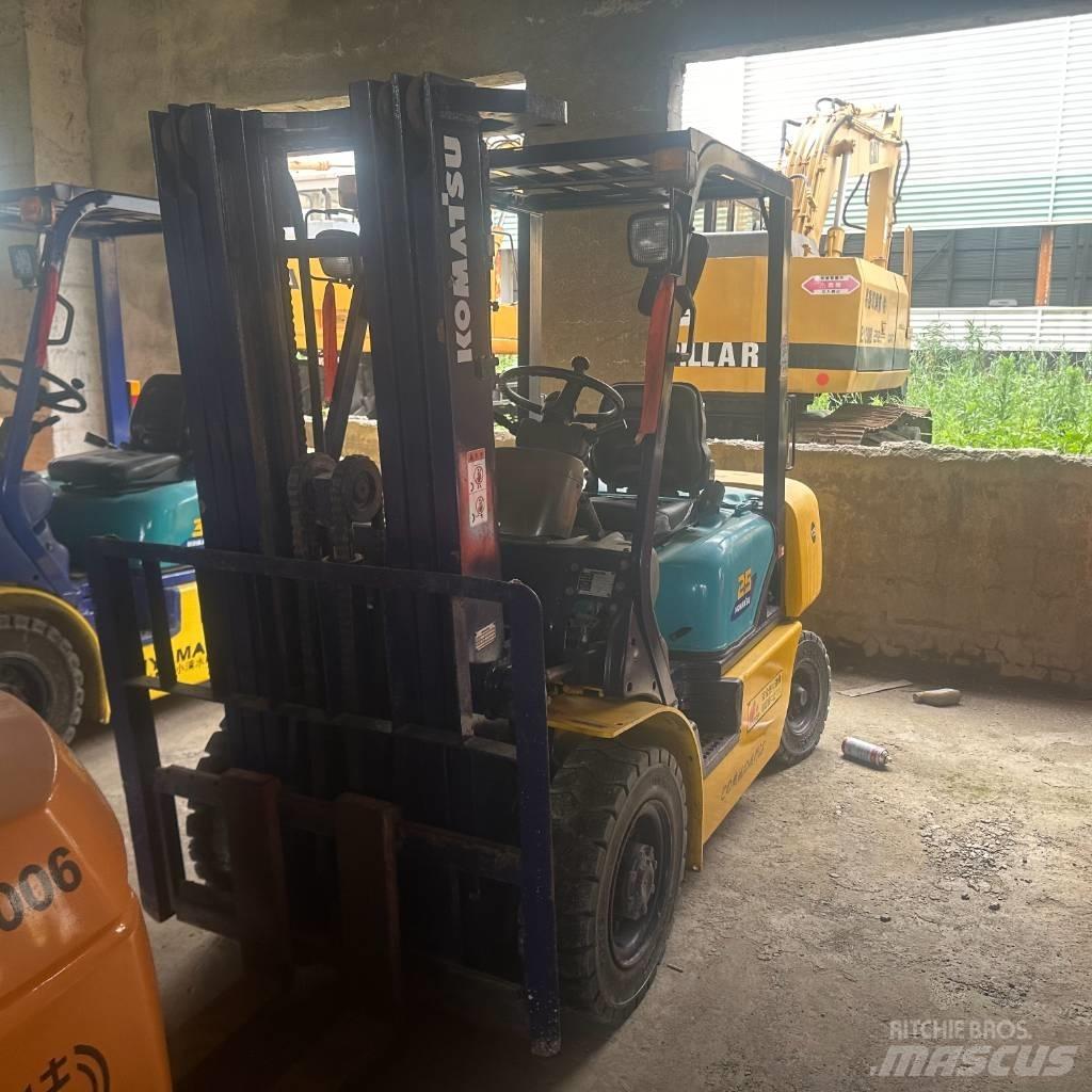 Komatsu F25T-14 Diesel Forklifts
