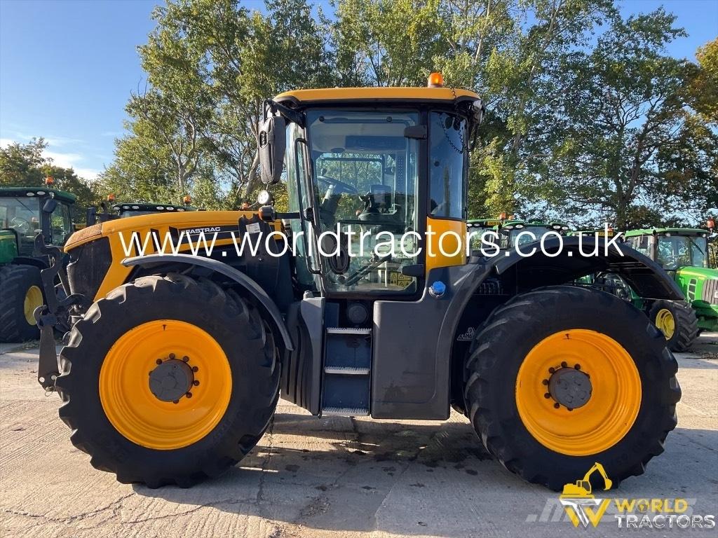 JCB Fastrac 4220 Tractors