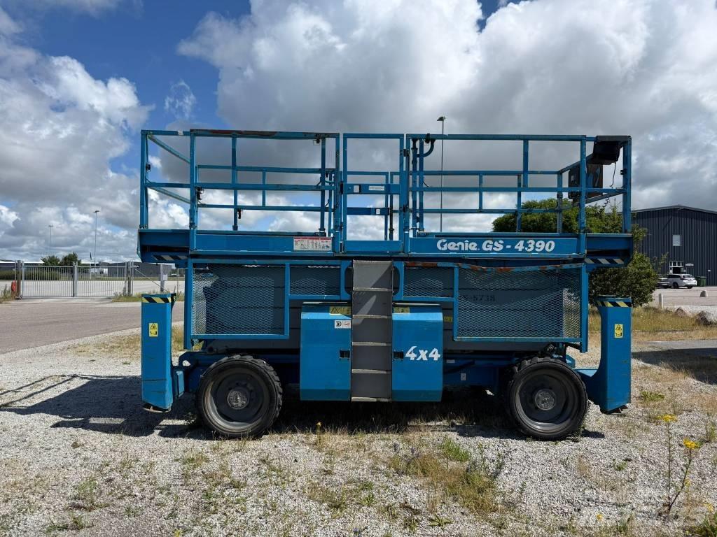 Genie GS 4390 Scissor Lifts