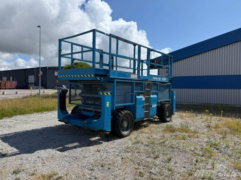 Genie GS 4390 Scissor Lifts