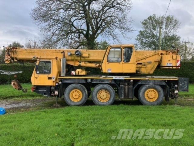 Grove 3050 Mobile and all terrain cranes