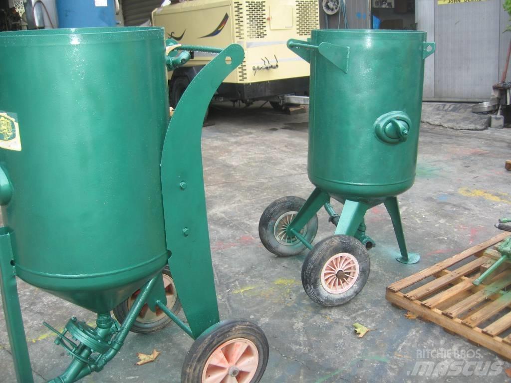 Atlas CLEMCO 50 L Sand And Salt Spreaders