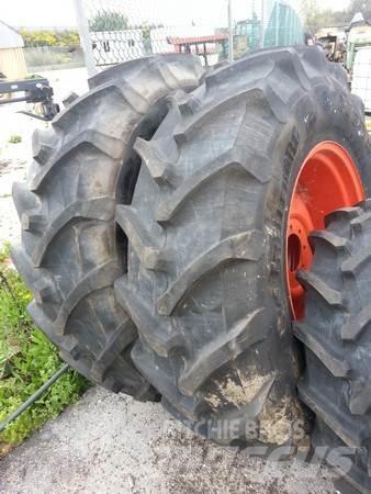  Pneus 420/85R30 Tires, wheels and rims