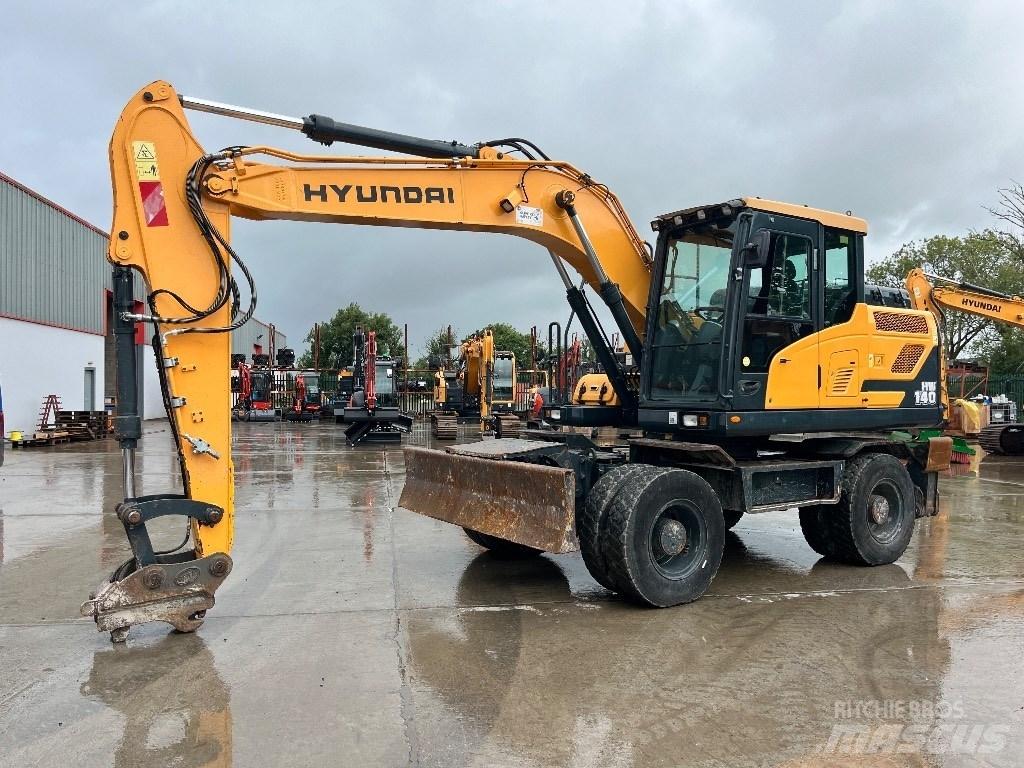 Hyundai HW140 Wheeled Excavators