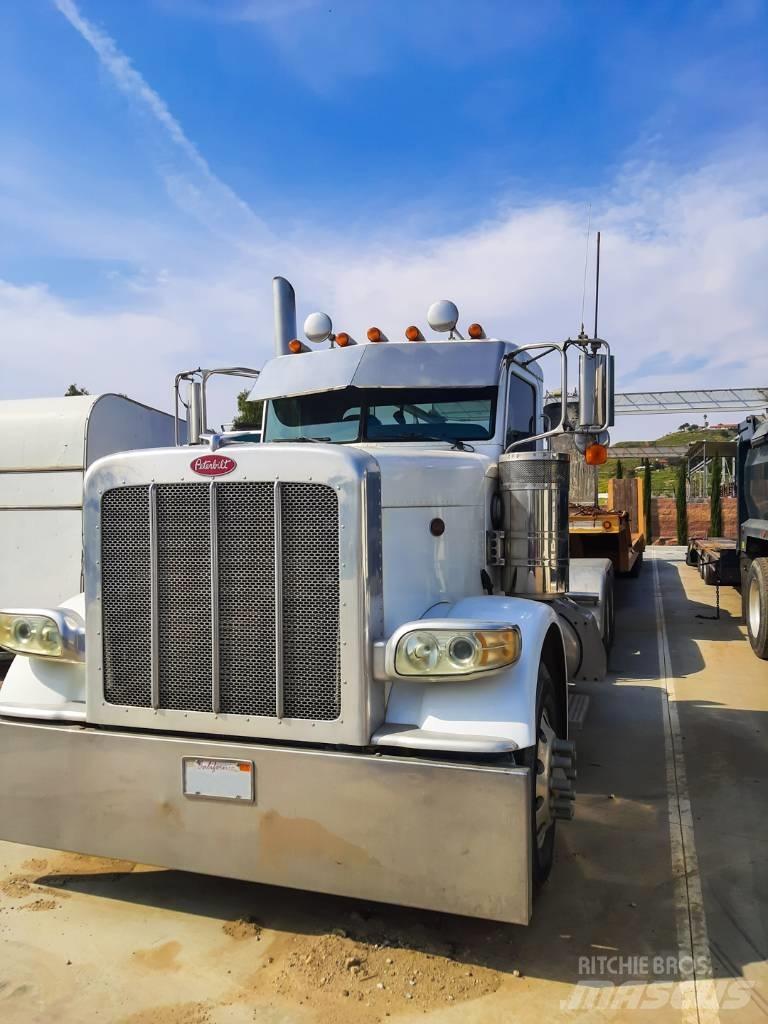 Peterbilt 388 Conventional Trucks / Tractor Trucks