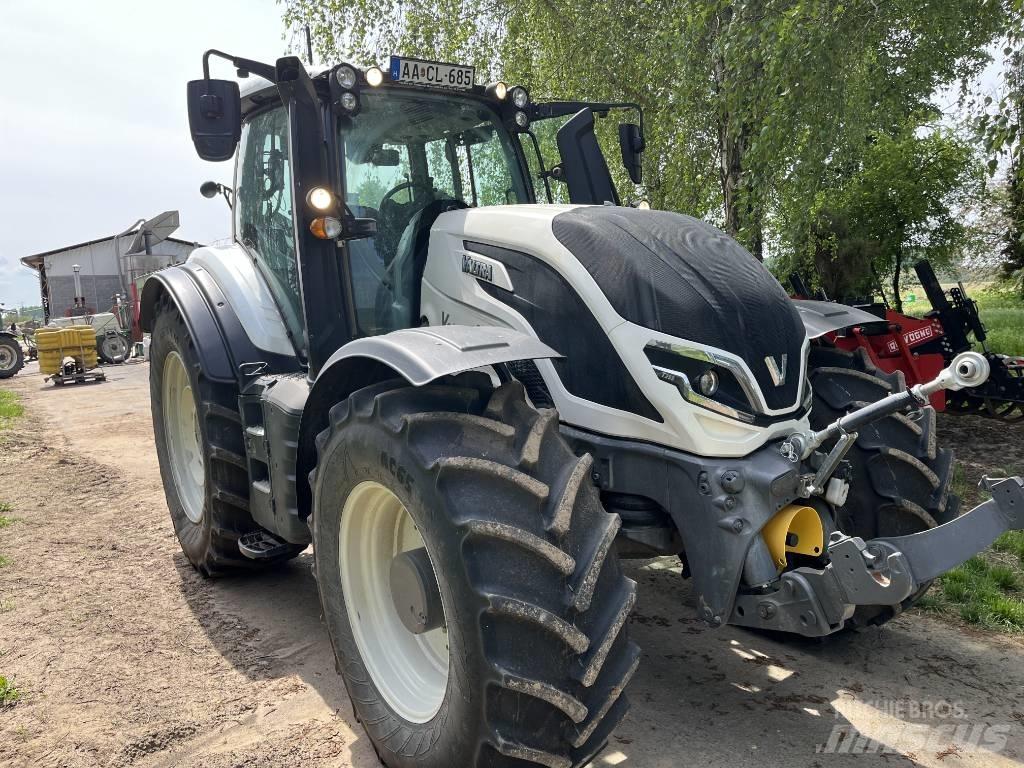 Valtra T 255 Tractors