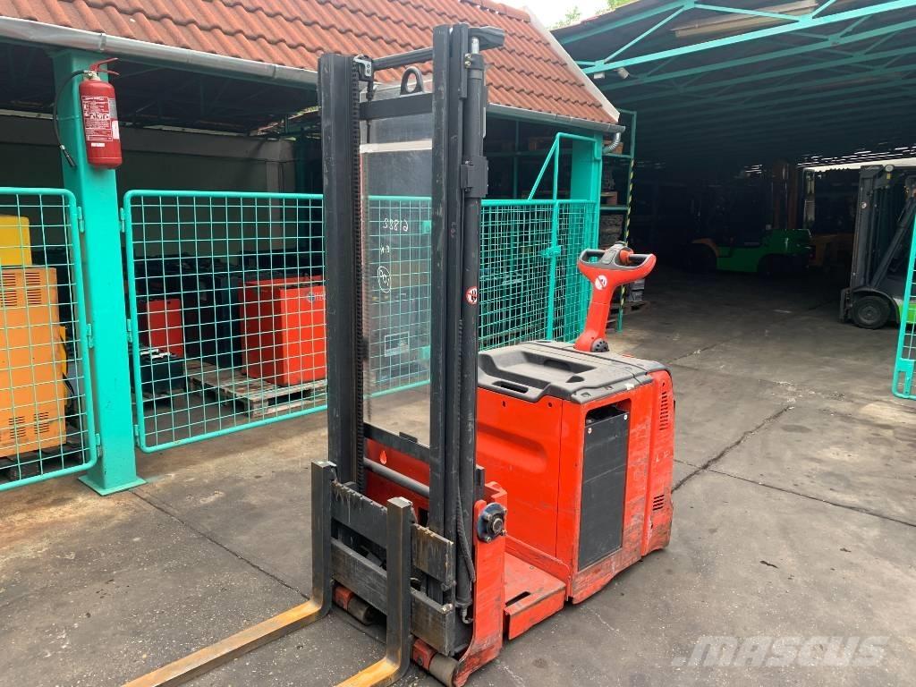Linde L12AC V-3818 Self Propelled Stackers