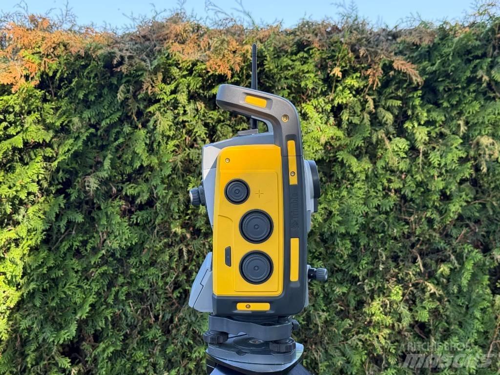 Trimble RTS573 Instruments, measuring and automation equipment