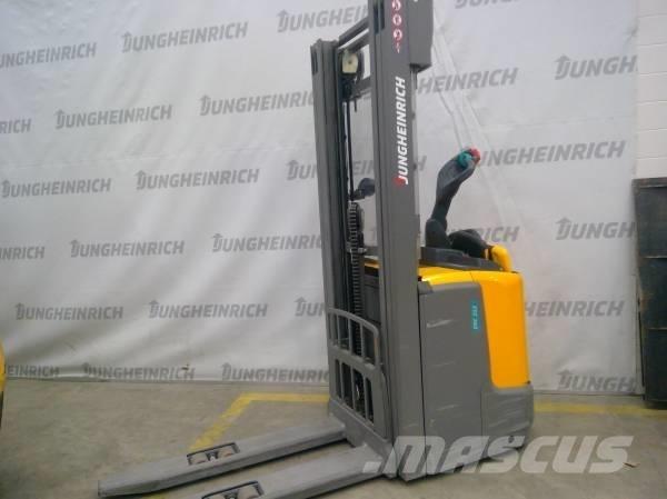 Jungheinrich ERC 212 Self propelled stackers