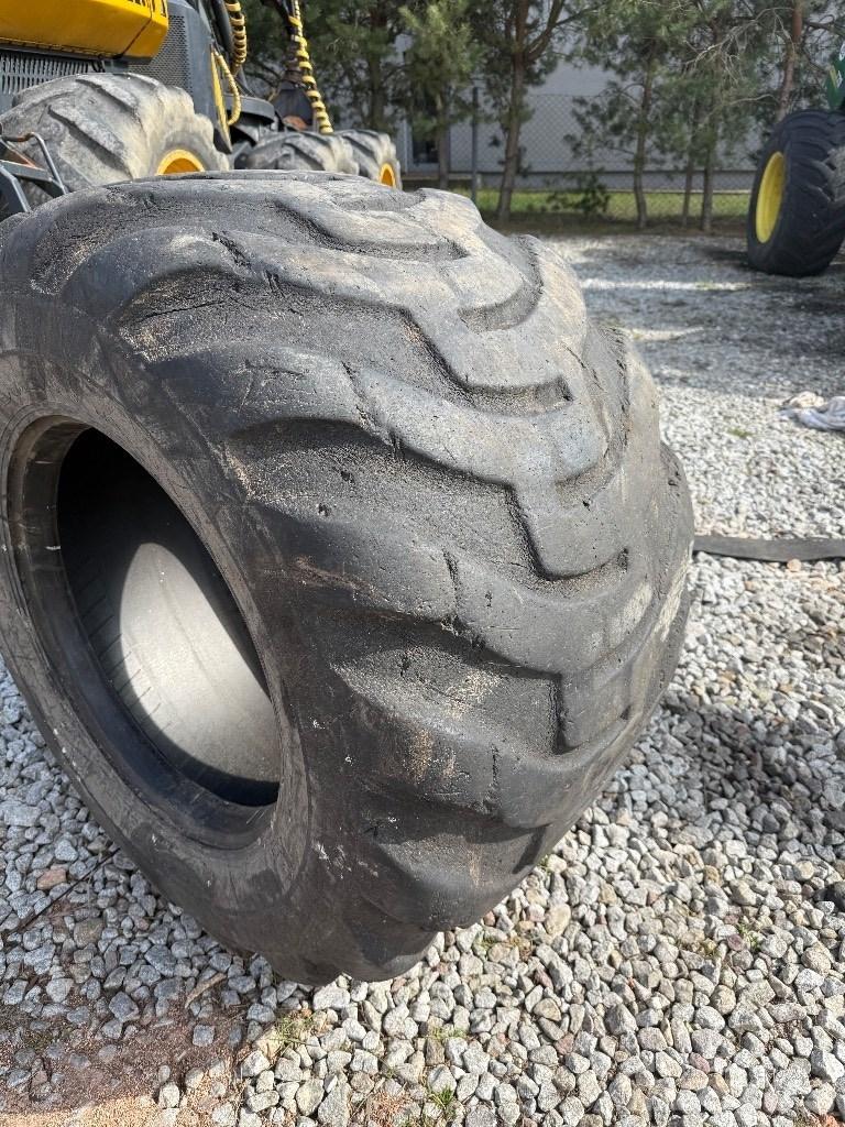 Nokian 710/40-24.5 Tires, wheels and rims