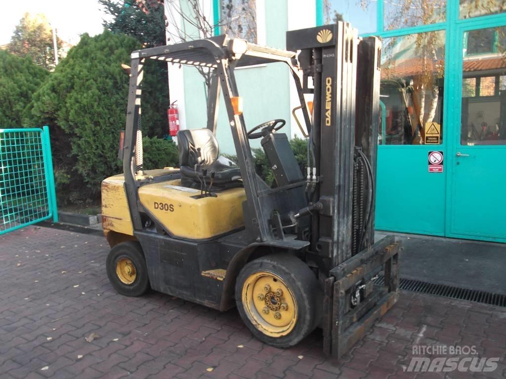 Daewoo D30S3 V-2372 Diesel Forklifts