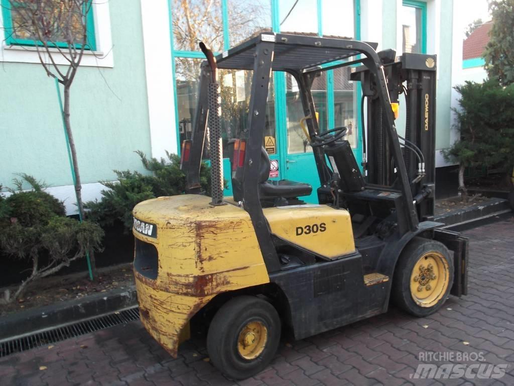 Daewoo D30S3 V-2372 Diesel Forklifts