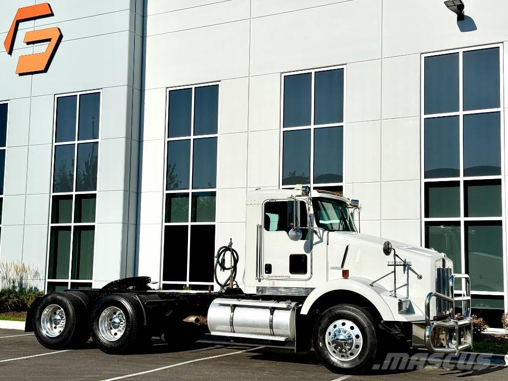 Kenworth T 800 Conventional Trucks / Tractor Trucks