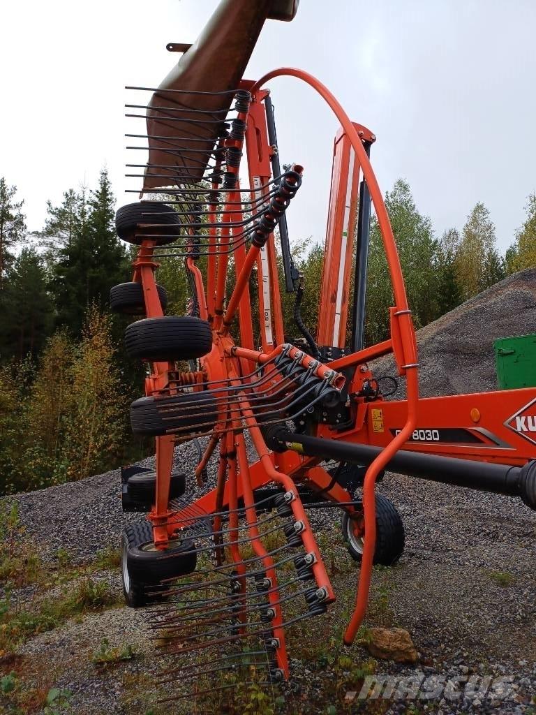 Kuhn GA8030 Swathers \ Windrowers