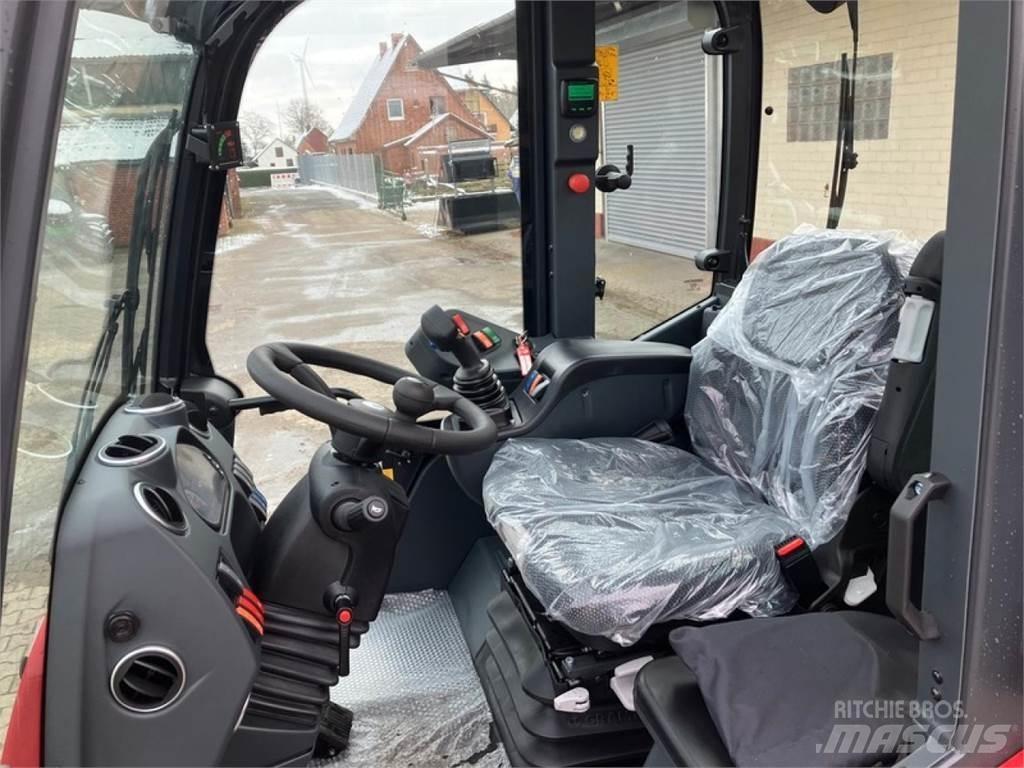 Schäffer 9640T Mini Loader