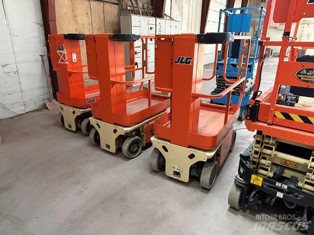 JLG 1230 ES Vertical mast lifts