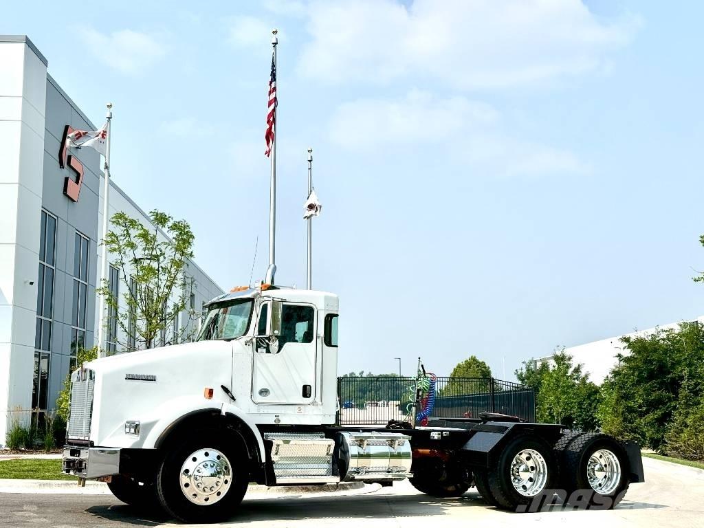 Kenworth T 800 Conventional Trucks / Tractor Trucks