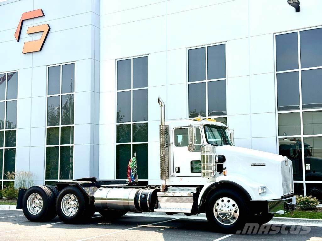 Kenworth T 800 Conventional Trucks / Tractor Trucks