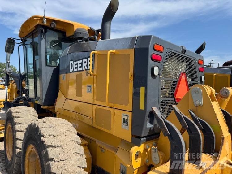DEERE 772GP Motor Graders