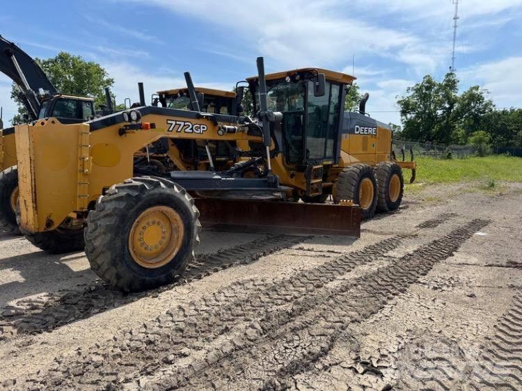 DEERE 772GP Motor Graders