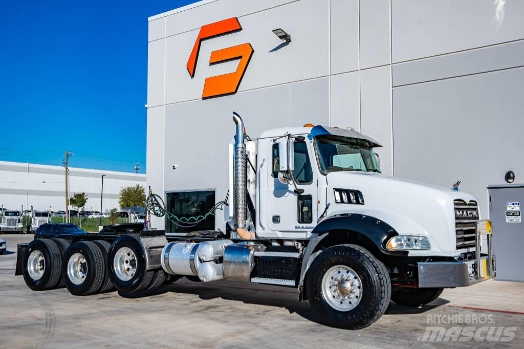 Mack Granite GU 813 Dump Trucks