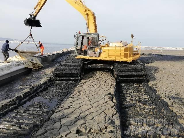 Hitachi MA 125 Amphibious Excavators