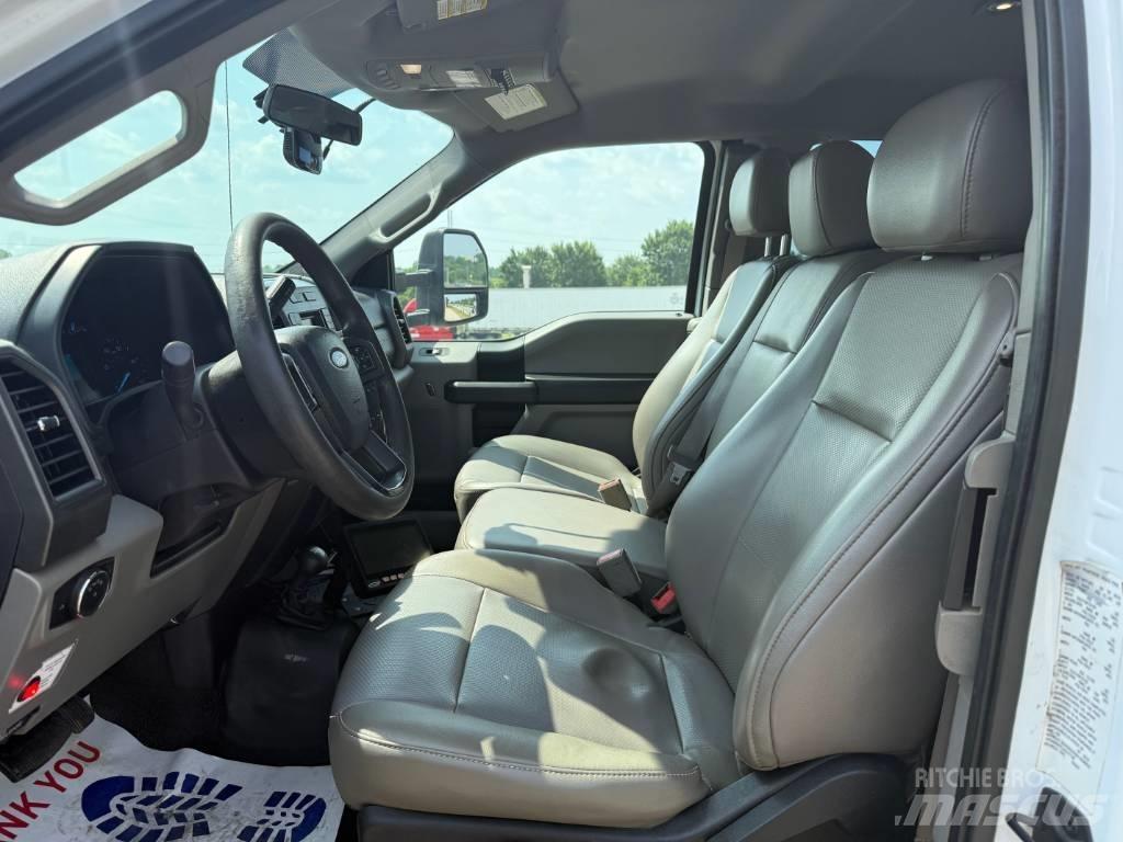 Ford F 550 XL SD Work Trucks / Municipal