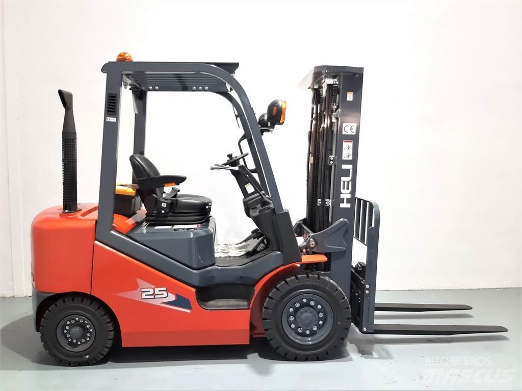 Heli CPCD25 XC26H Diesel Forklifts