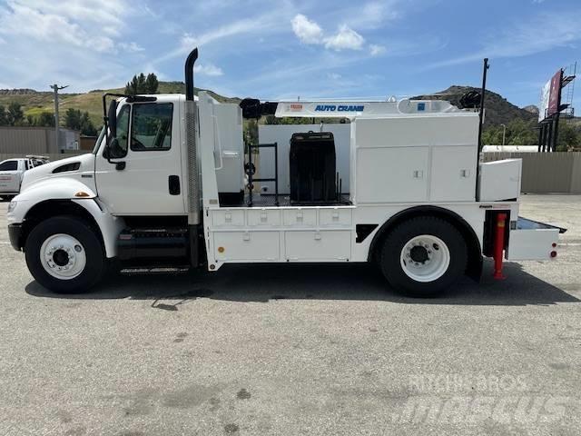 International 4300 Work Trucks / Municipal