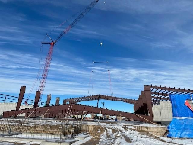 Manitowoc 999 Crawler Cranes