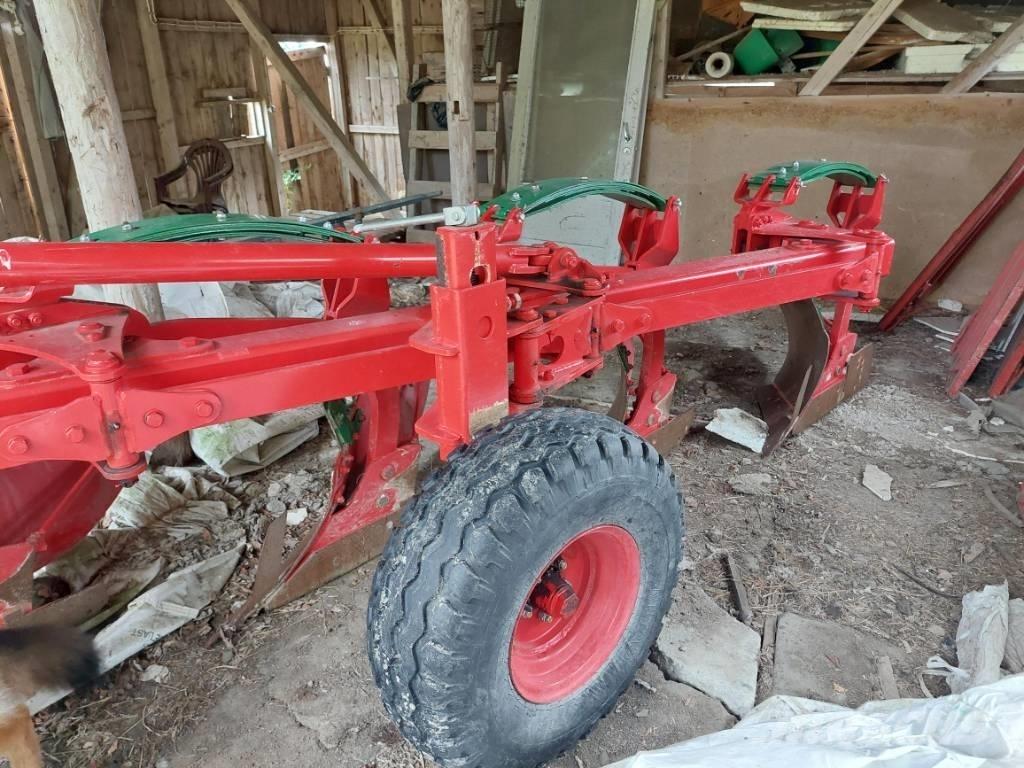 Unia TUR VARIO 5 R Plows