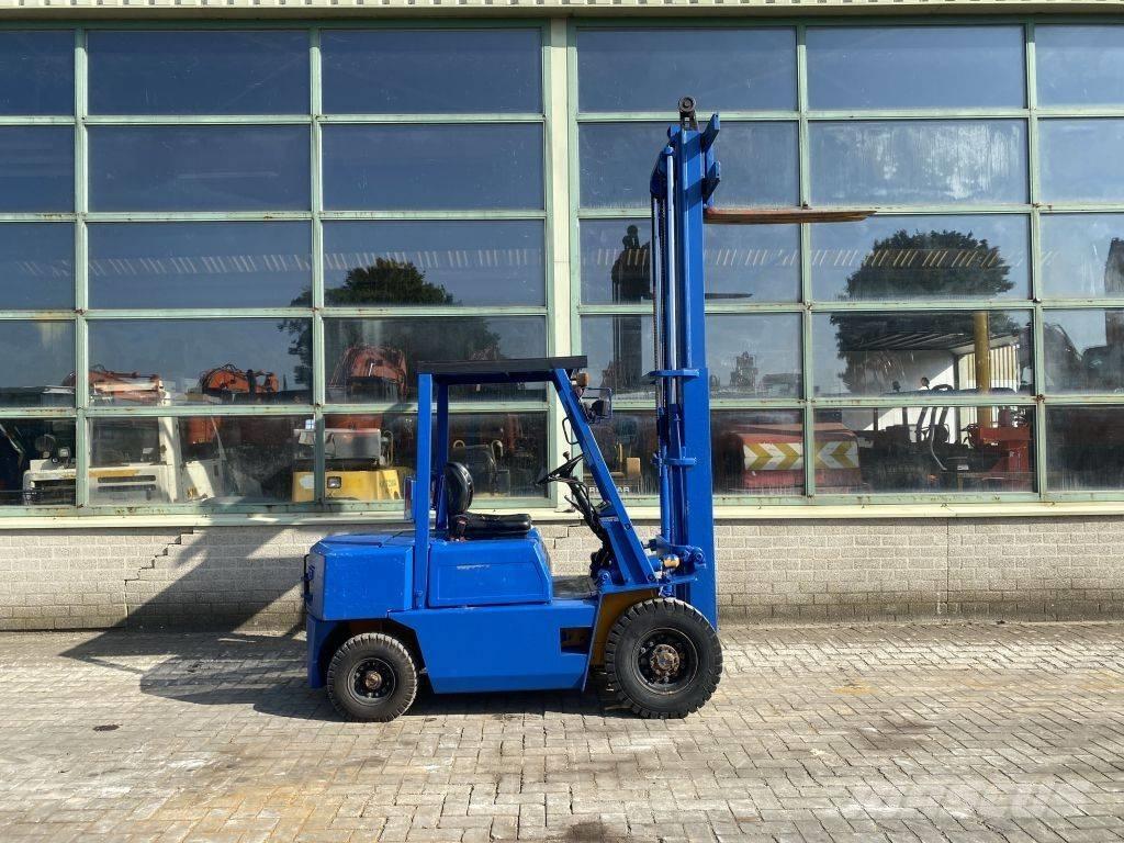 Komatsu FD 28-10 Diesel Forklifts