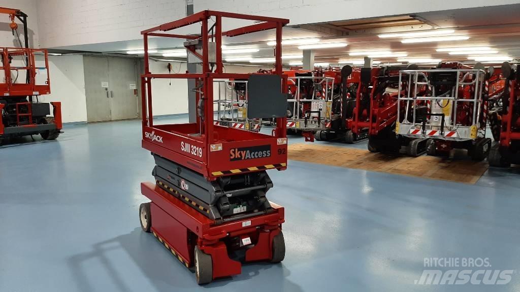 SkyJack SJIII 3219 Scissor Lifts