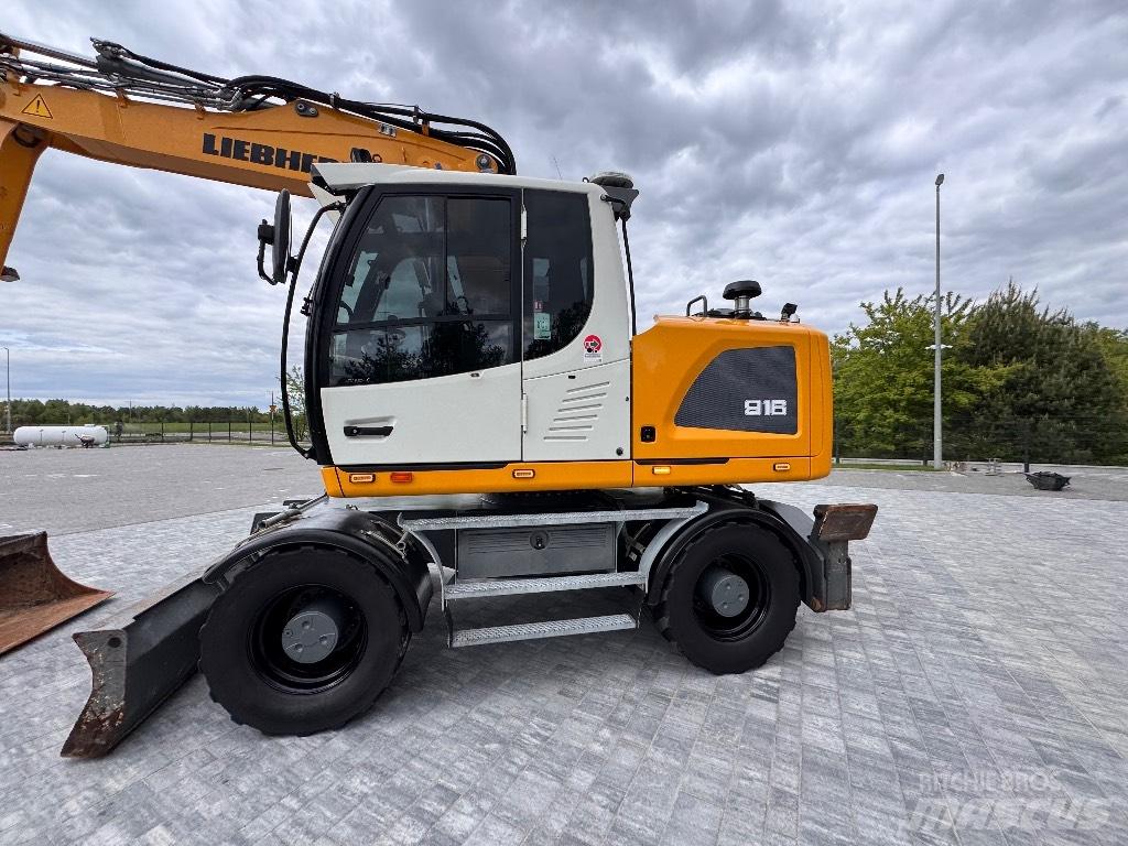 Liebherr A 916 Wheeled Excavators