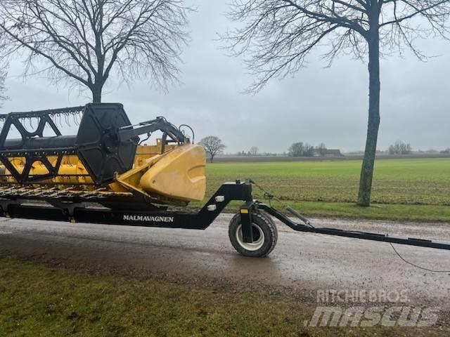 New Holland CR 9090 Combine Harvesters