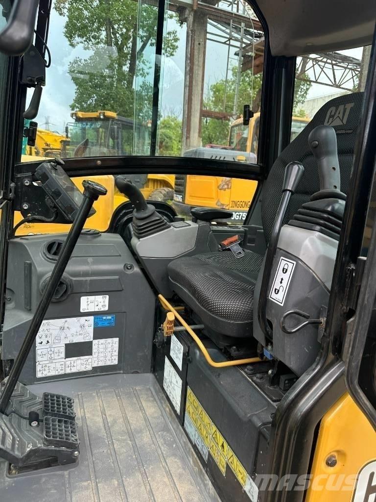 CAT 302 Mini Excavators <7t (Mini Diggers)
