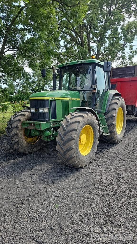 John Deere 6910 Tractors