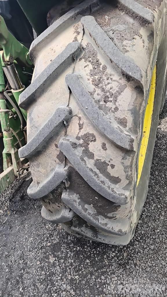 John Deere 6910 Tractors